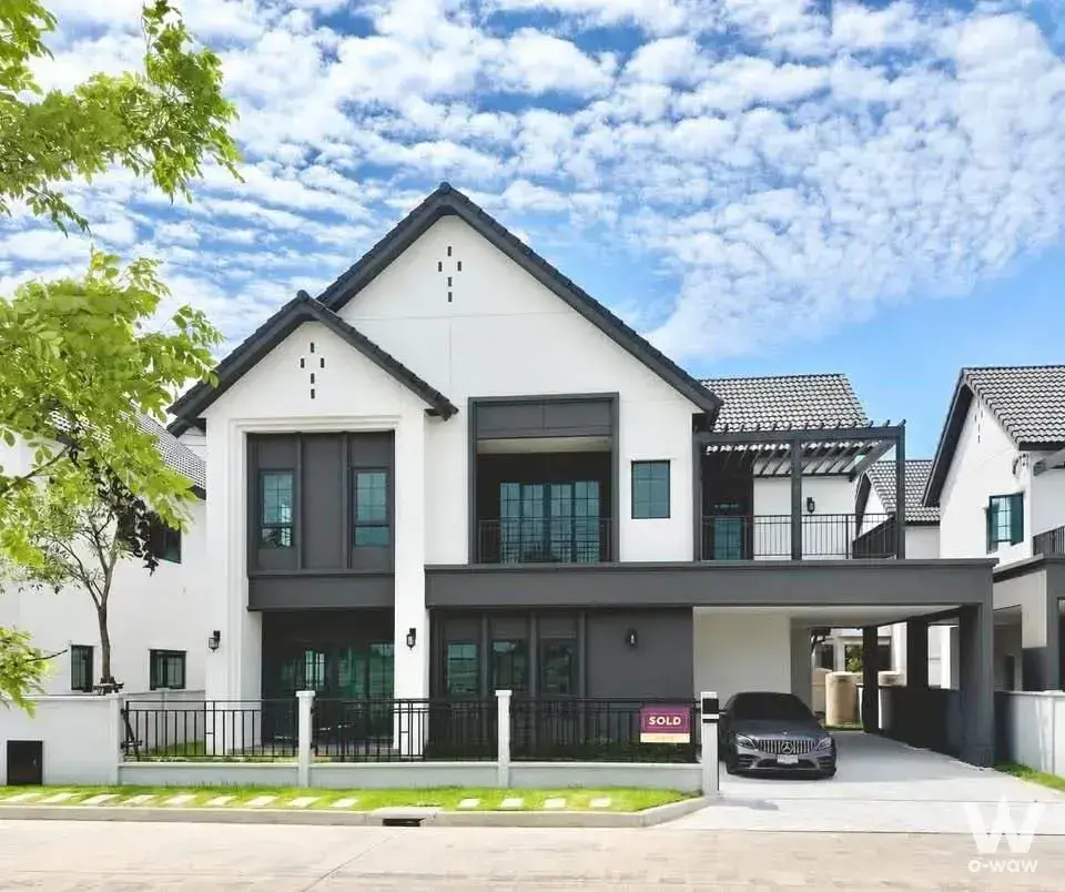 House with 4 bedrooms for sale at Centro Bangna phase 2 — photo 2 of 5