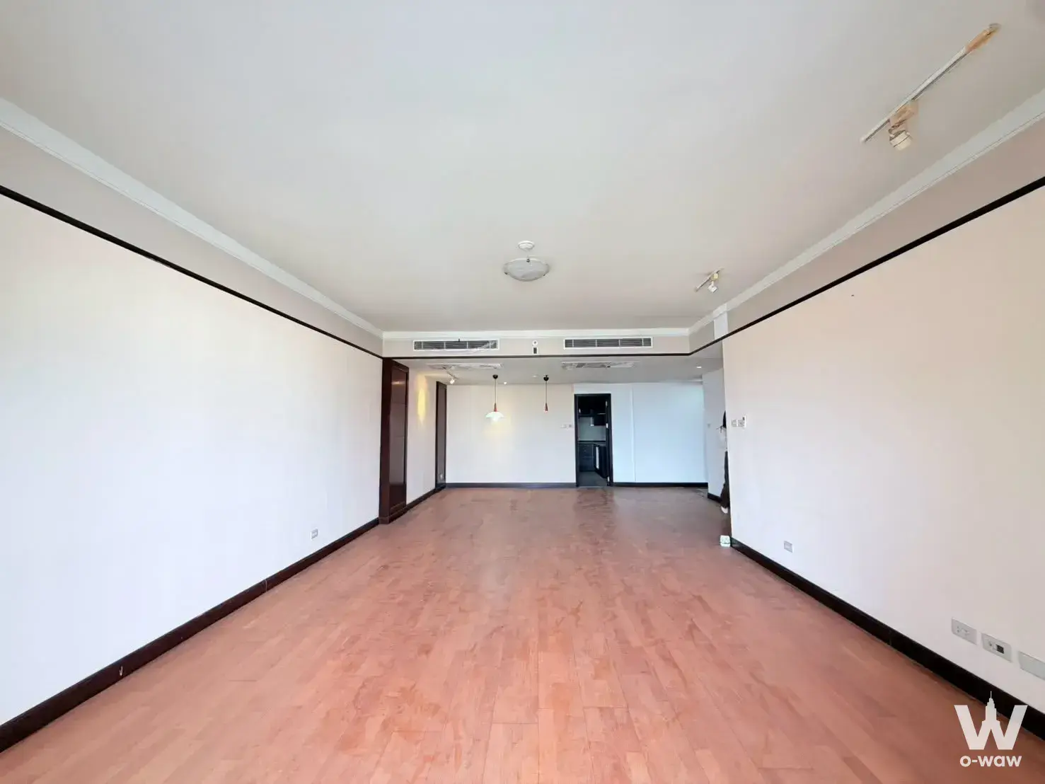Condo with 2 bedrooms for sale at All Seasons Mansion — photo 3 of 5