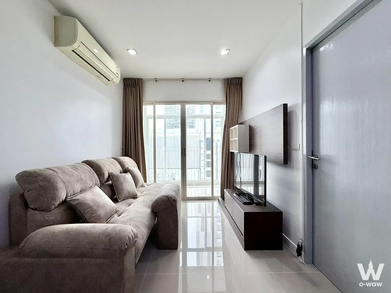 Condo with 2 bedrooms for rent at Ideo Verve Sukhumvit — photo 2 of 5