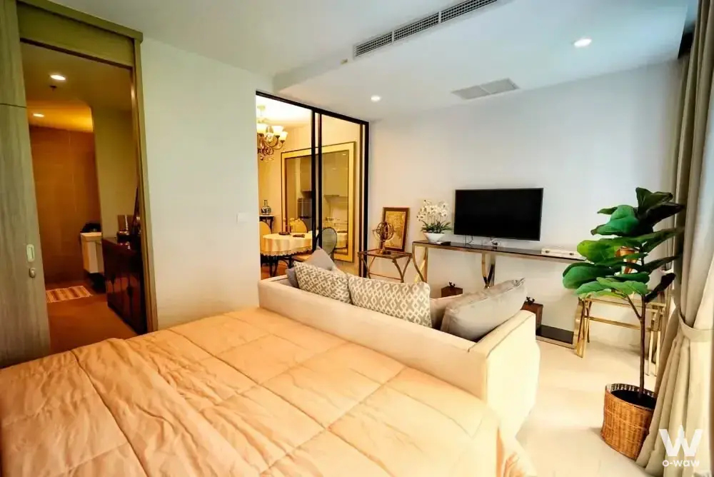 Condo with 1 bedroom for rent at Noble Ploenchit — photo 4 of 5