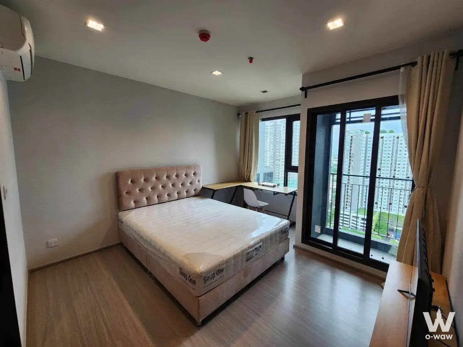 Condo with 1 bedroom for rent at Life Sathorn Sierra — photo 2 of 5