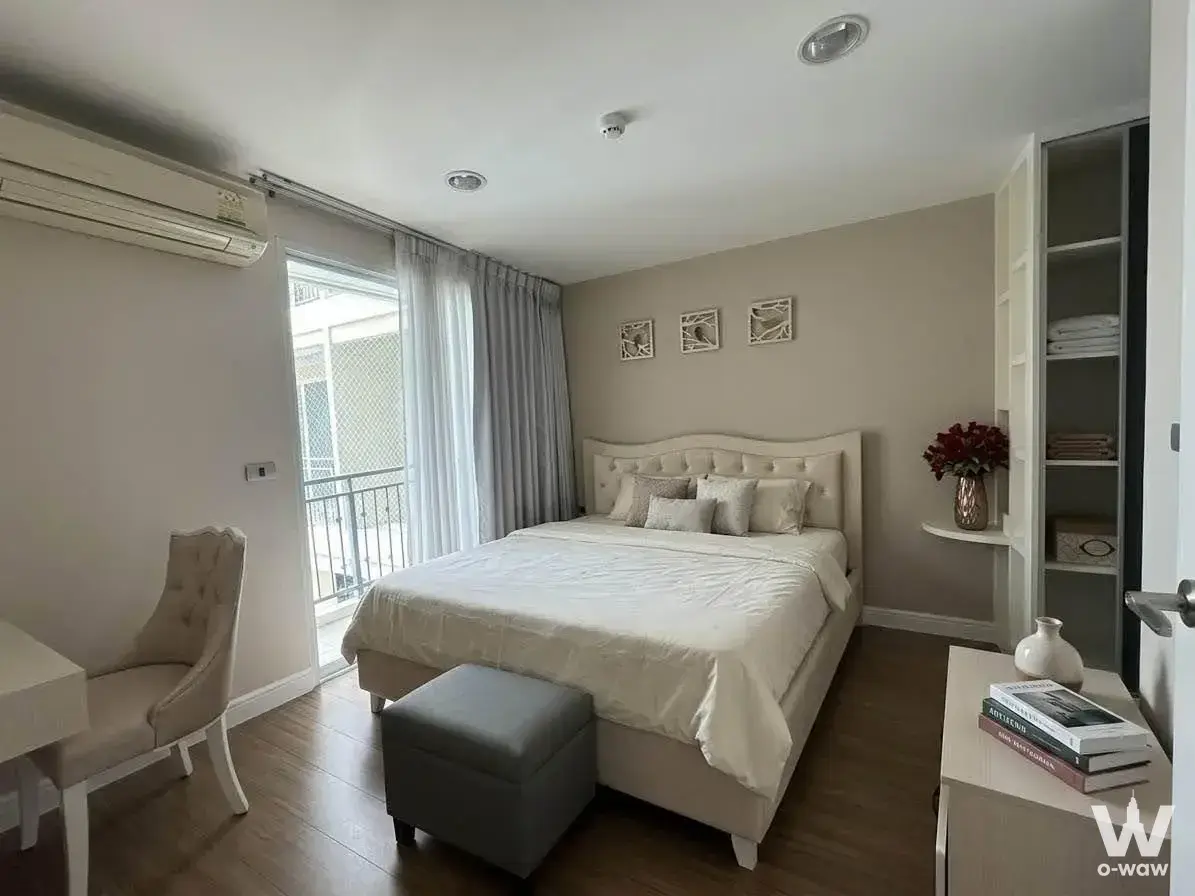 Condo with 2 bedrooms for sale at The Crest Sukhumvit 34 — photo 3 of 5