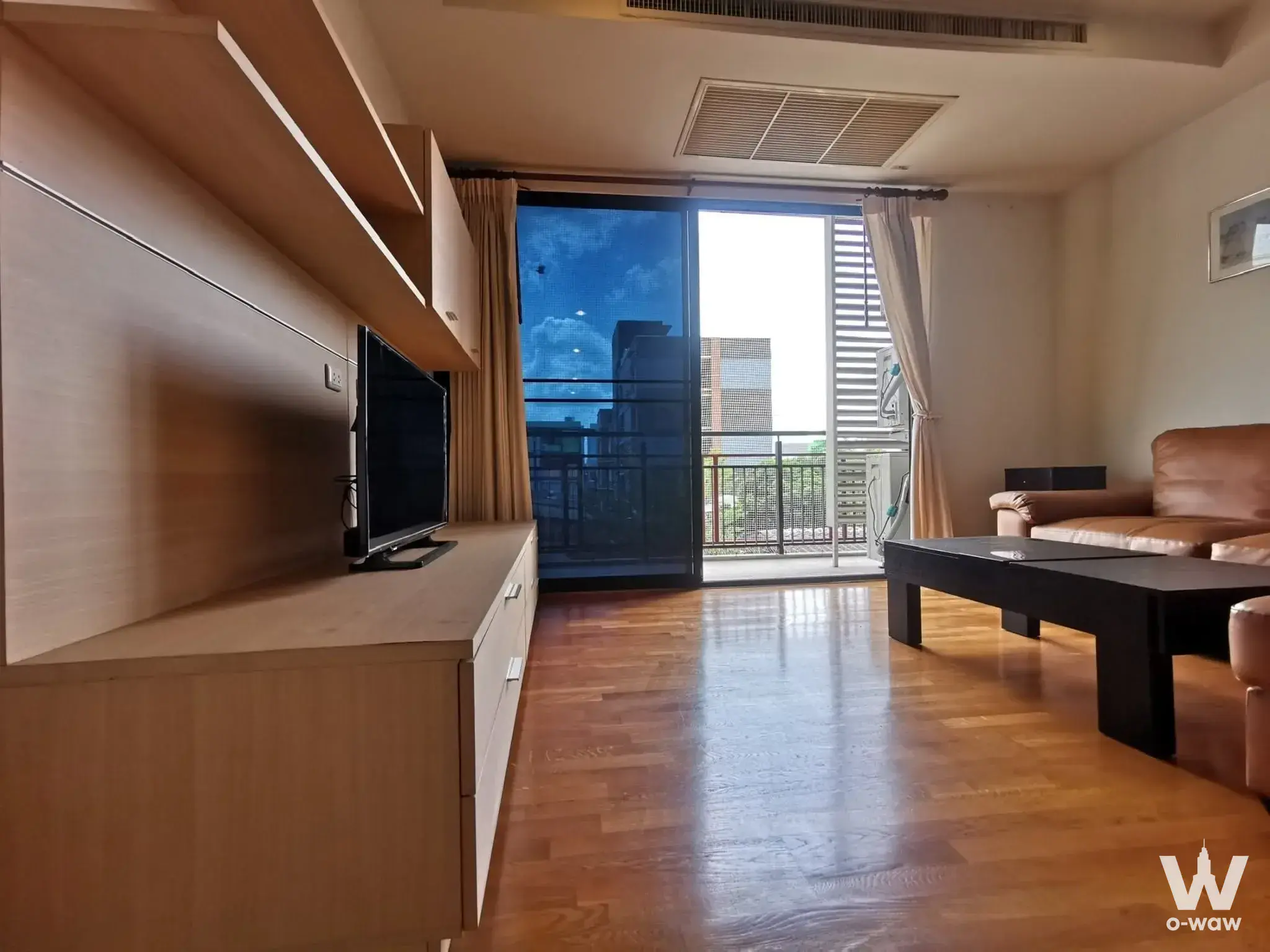 Condo with 2 bedrooms for rent at Amanta Ratchada Condominium — photo 3 of 5