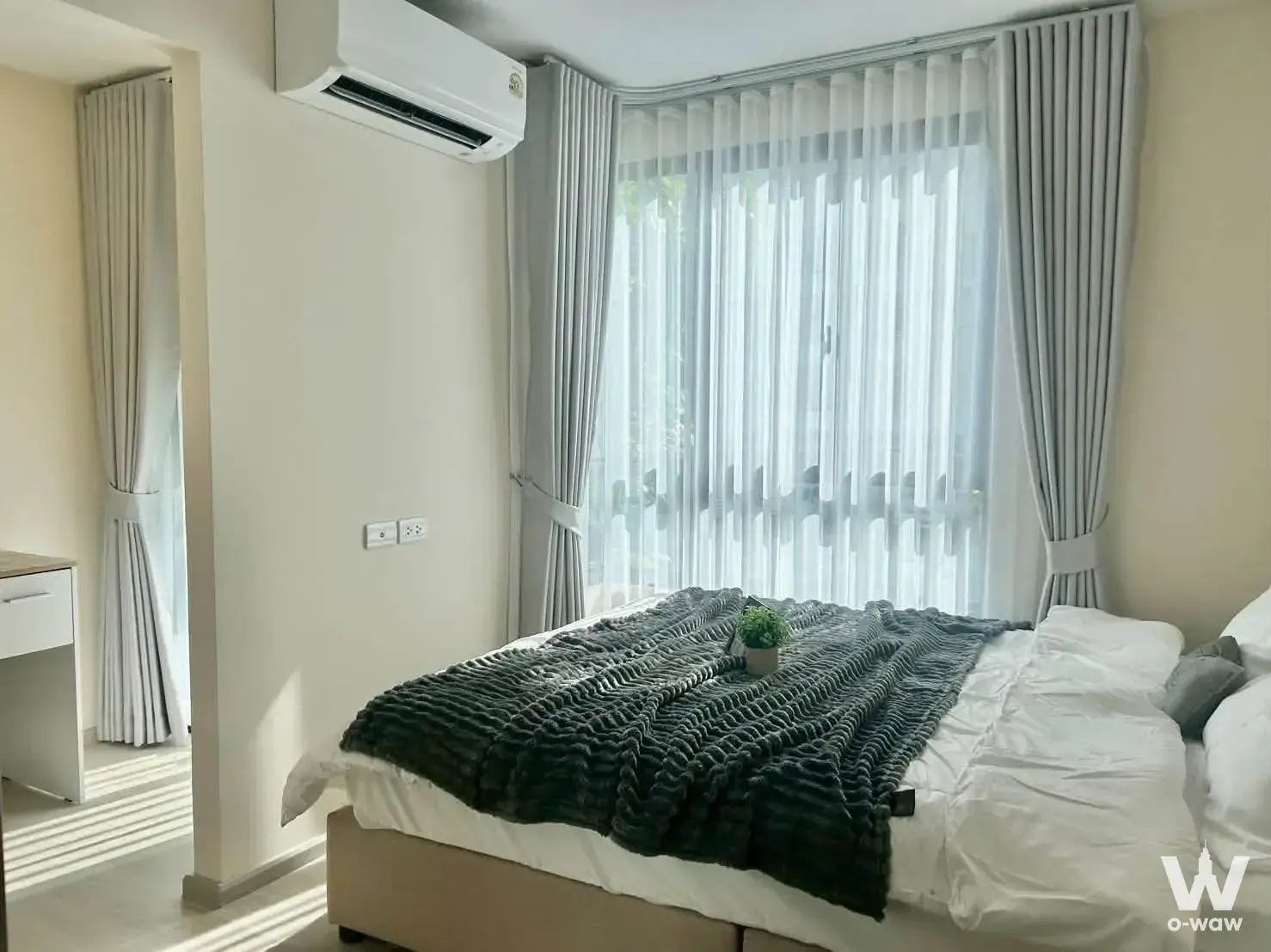 Ratchada 17 Alley, Suthisart MRT Station area