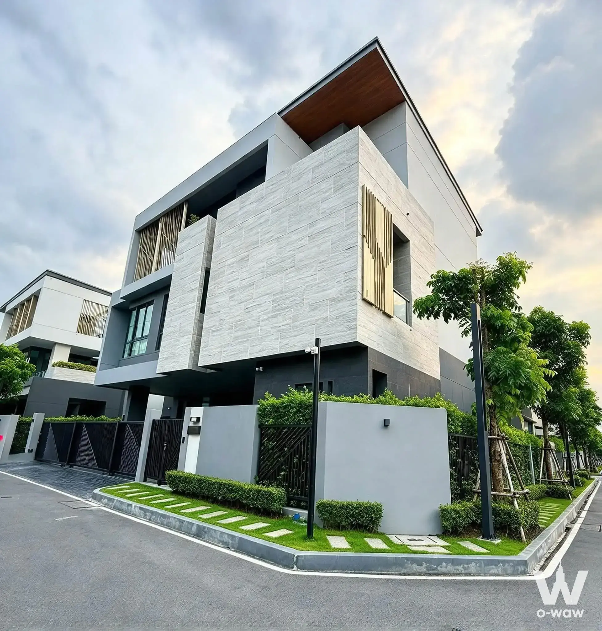 House with 5 bedrooms for rent at The Gentry Phatthanakan 2 เดอะ เจนทริ พัฒนาการ 2 — photo 2 of 5