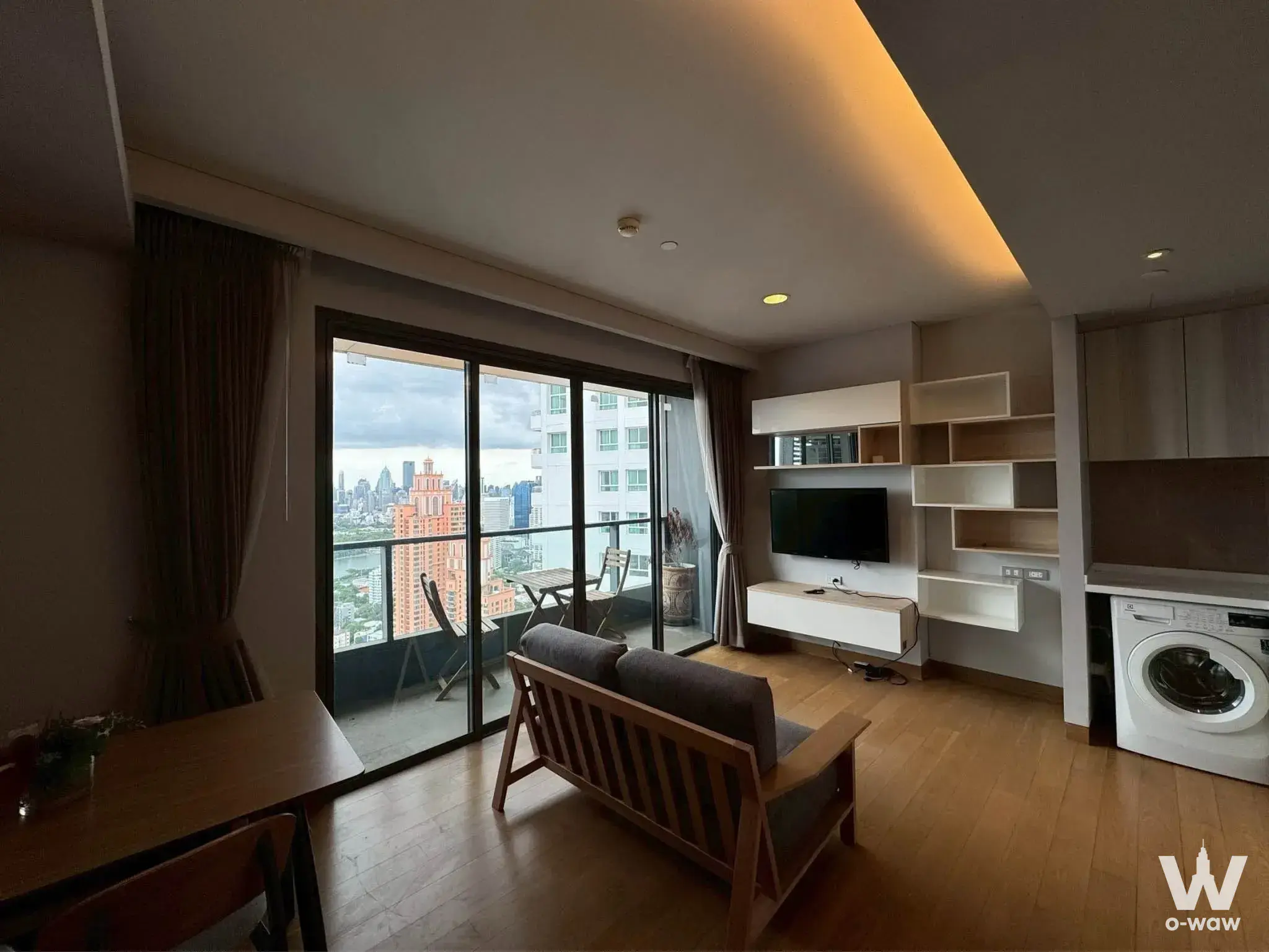 Commercial with 2 bedrooms for sale at The Lumpini 24 — photo 3 of 5