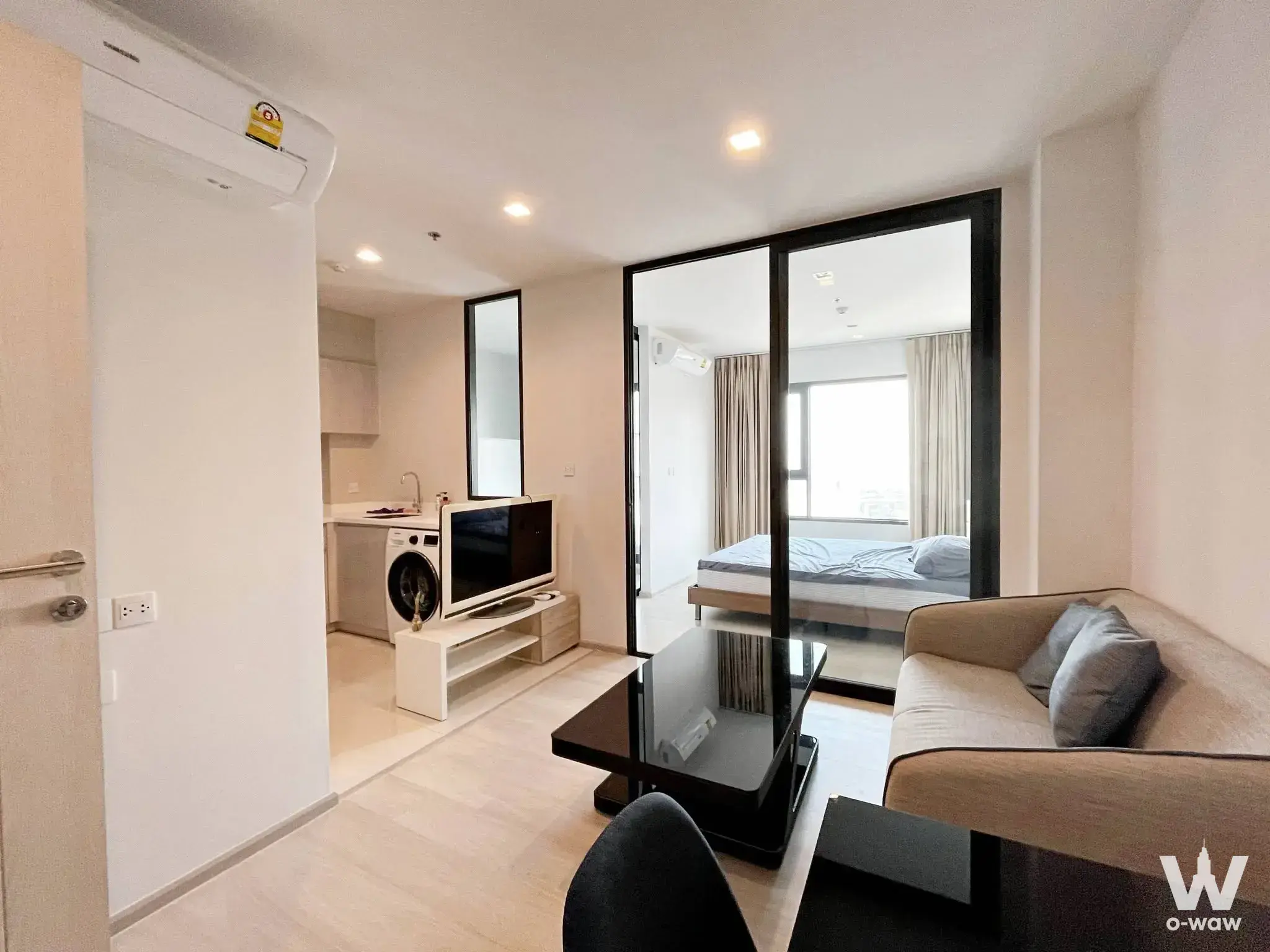 Condo with 1 bedroom for rent at Life One Wireless — photo 1 of 5