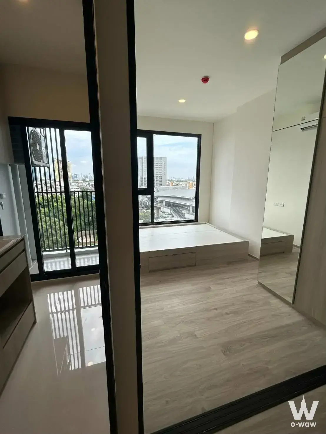 Condo with 1 bedroom for sale at Origin Place Phetkasem — photo 2 of 5