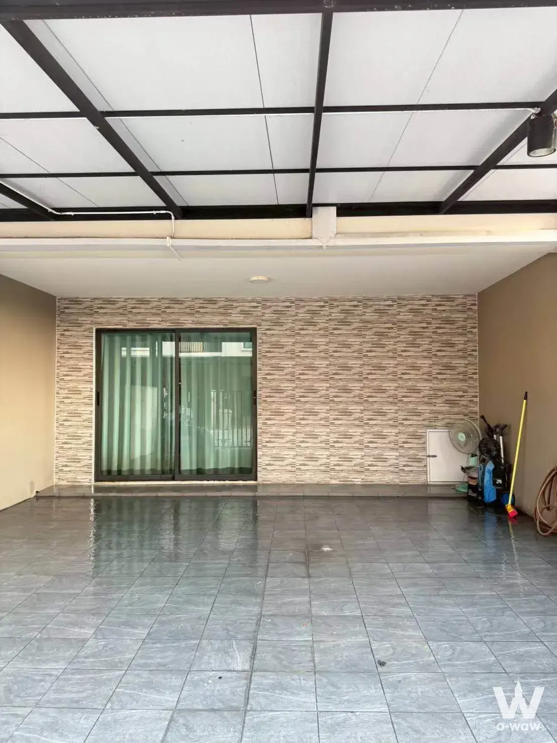 Townhouse with 3 bedrooms for rent at Altitude Kraf Bangna — photo 2 of 5