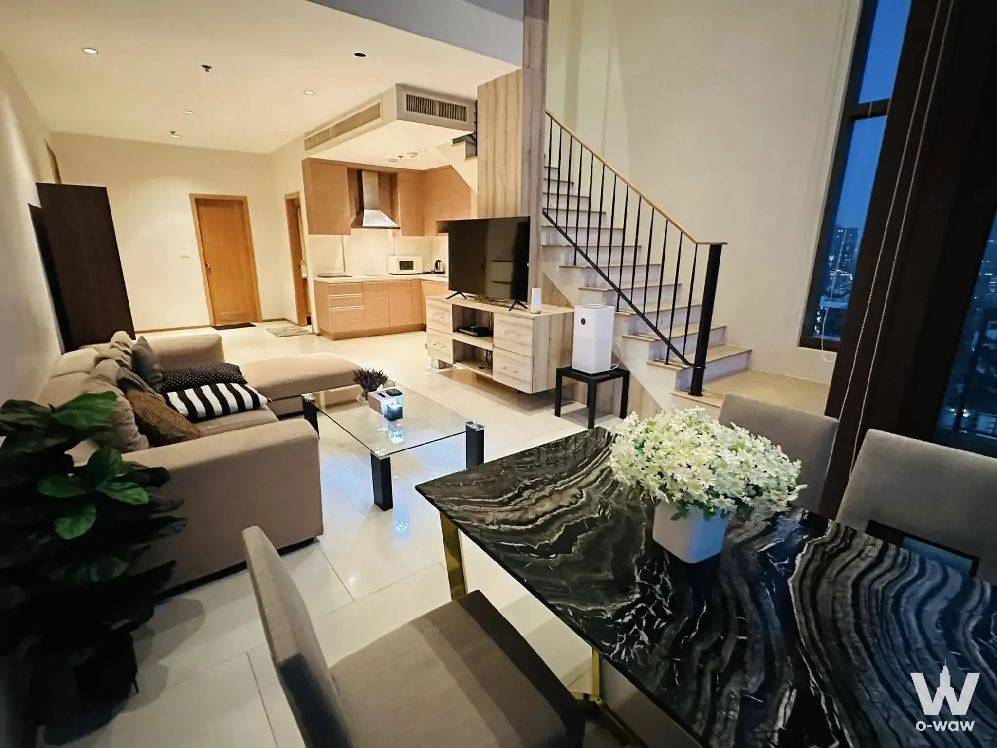 Condo with 1 bedroom for rent at The Emporio Place — photo 3 of 5