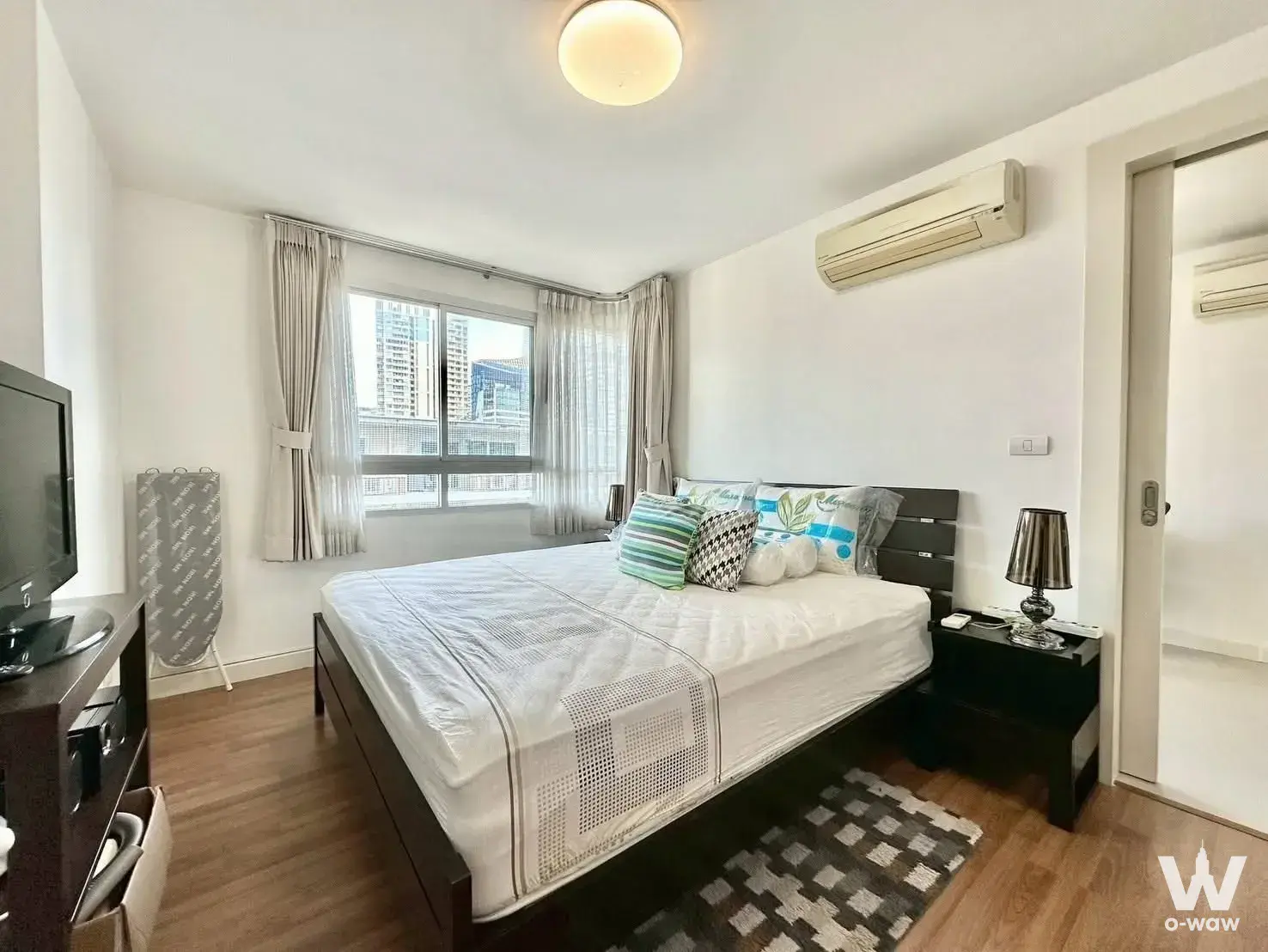 Condo with 1 bedroom for rent at The Clover Thonglor Residence — photo 1 of 4