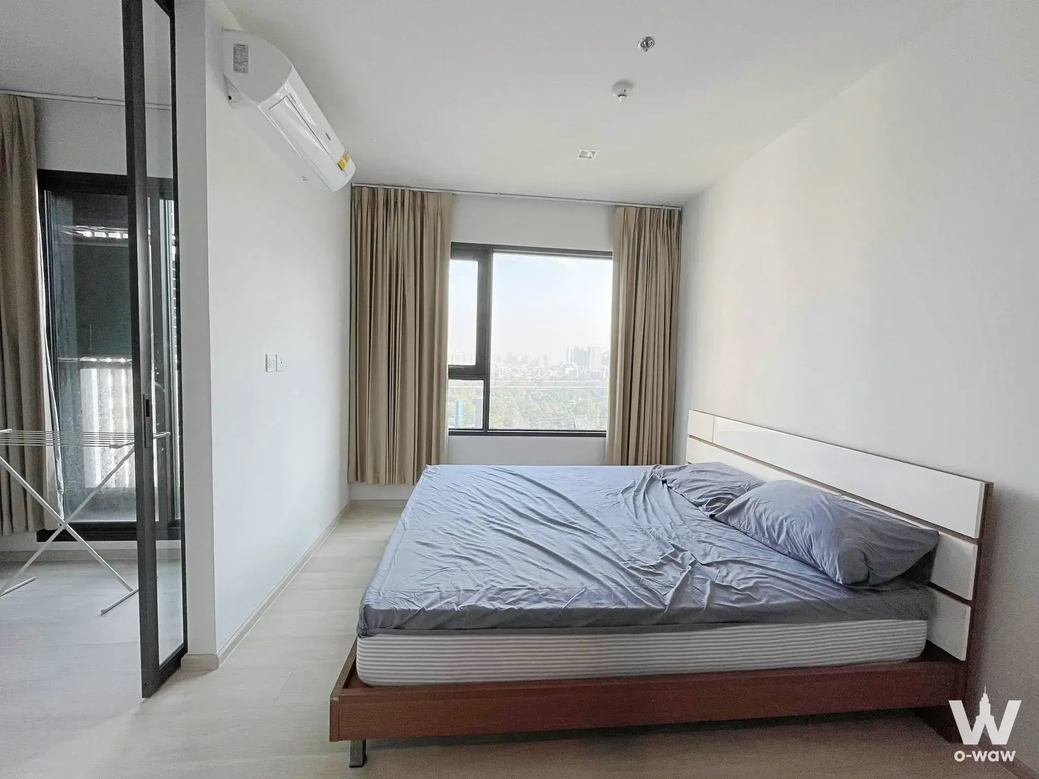 Condo with 1 bedroom for rent at Life One Wireless — photo 2 of 5
