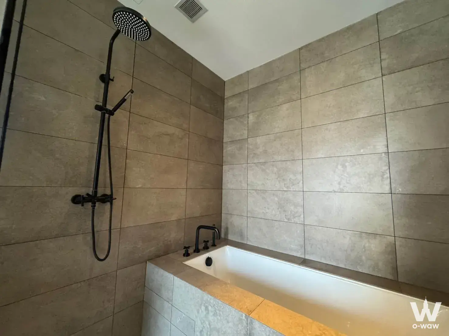 Condo with 2 bedrooms for rent at The Lofts Asoke — photo 4 of 5