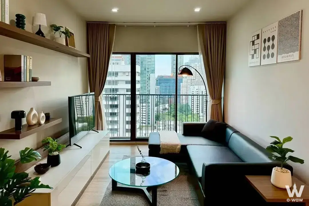 Condo with 1 bedroom for rent at Noble Refine — photo 1 of 5