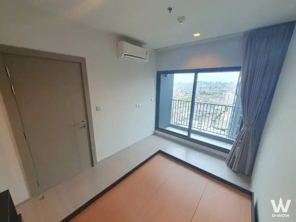 Condo with 1 bedroom for sale at Life Asoke - Rama 9 — photo 2 of 4