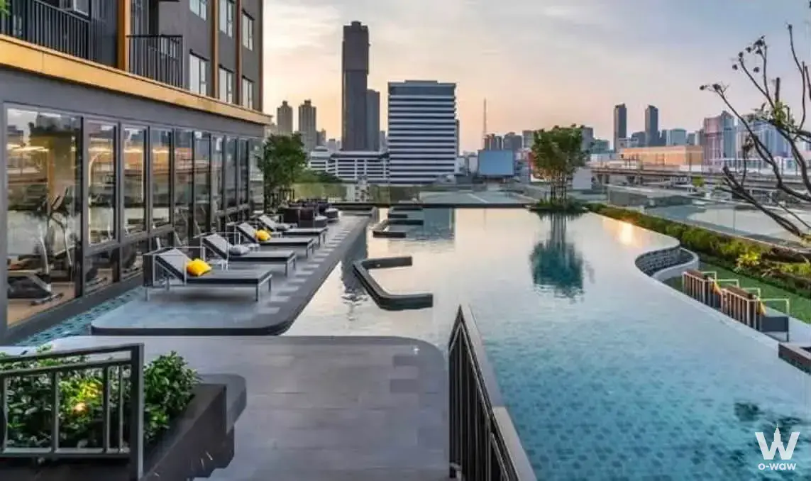 Phetchaburi area, Rama 9, Bangkok
