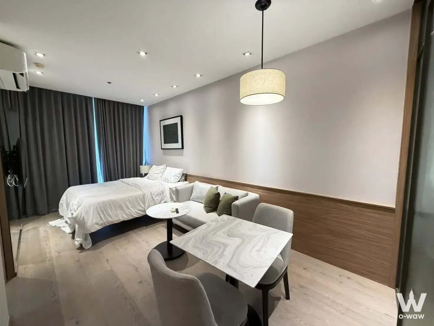 Condo with 1 bedroom for sale at Park Origin Phrom Phong — photo 1 of 5