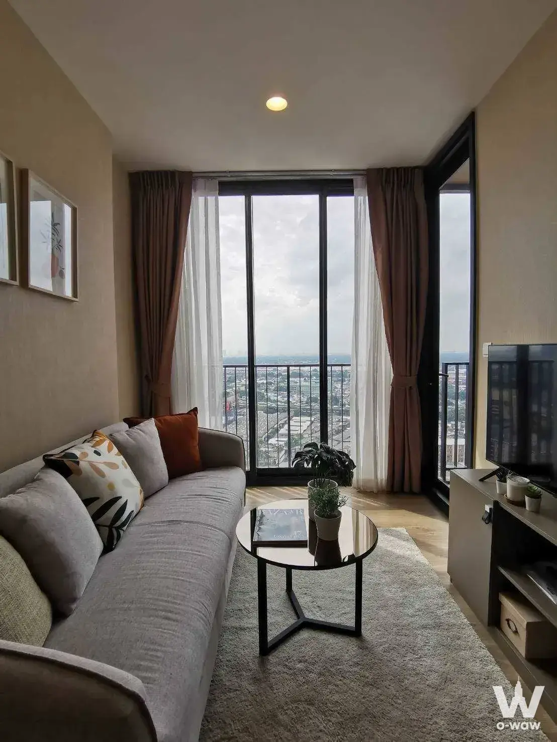 Condo with 1 bedroom for rent at Oka Haus — photo 1 of 5