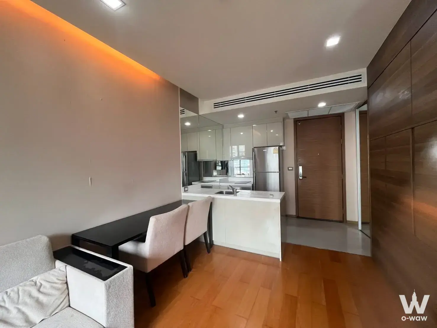 Condo with 1 bedroom for rent at The Address Sathon — photo 3 of 5
