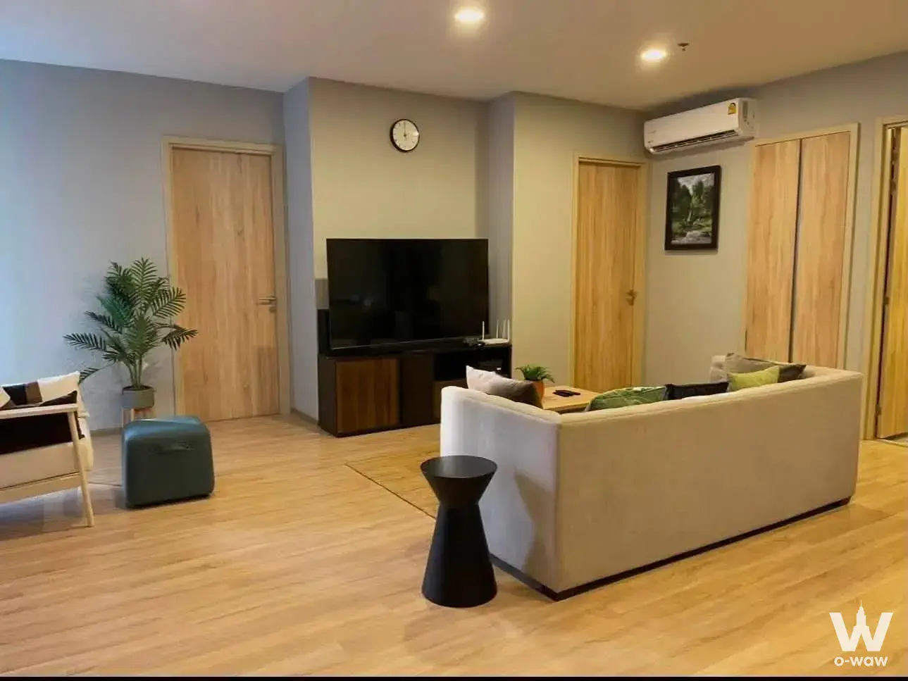 Condo with 3 bedrooms for rent at XT Phayathai — photo 2 of 5