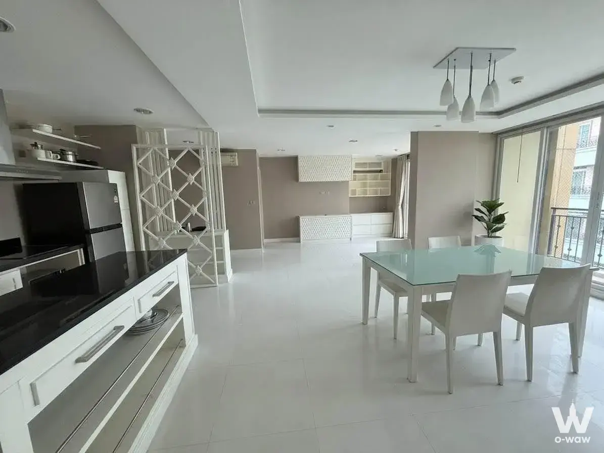 Condo with 2 bedrooms for sale at The Crest Sukhumvit 34 — photo 2 of 5