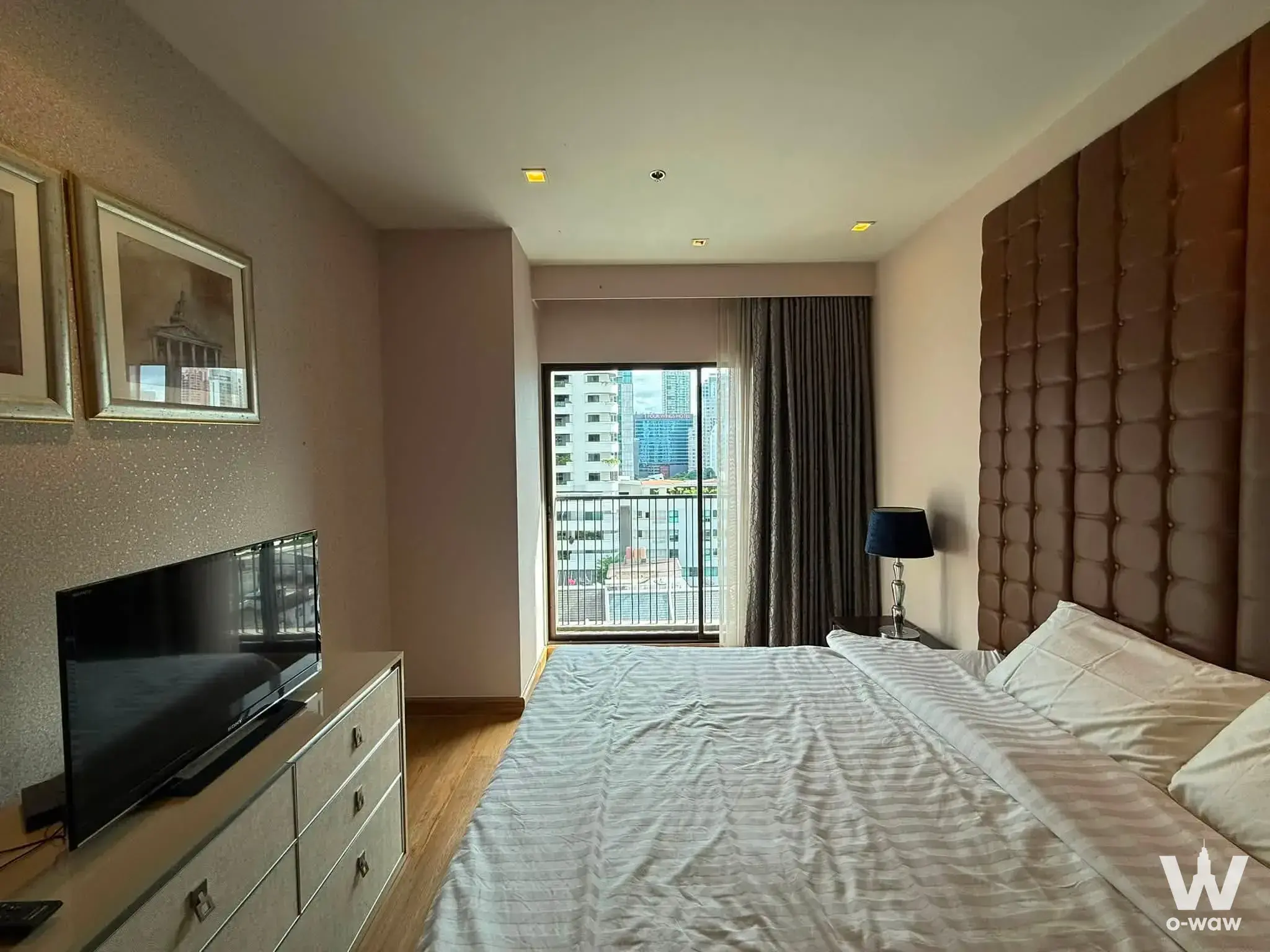 Condo with 1 bedroom for rent at Noble Refine — photo 2 of 5