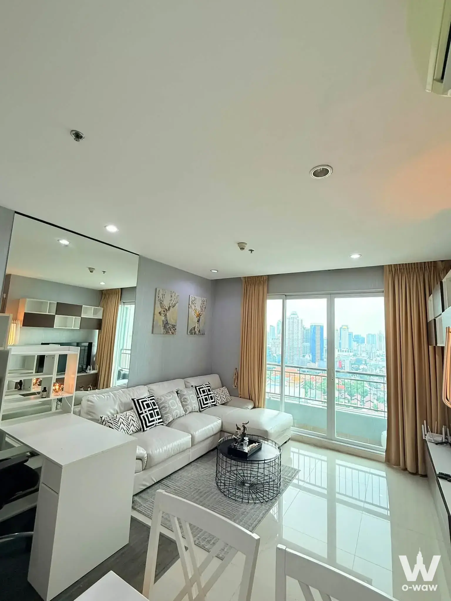 Condo with 2 bedrooms for rent at Circle Condominium — photo 1 of 5