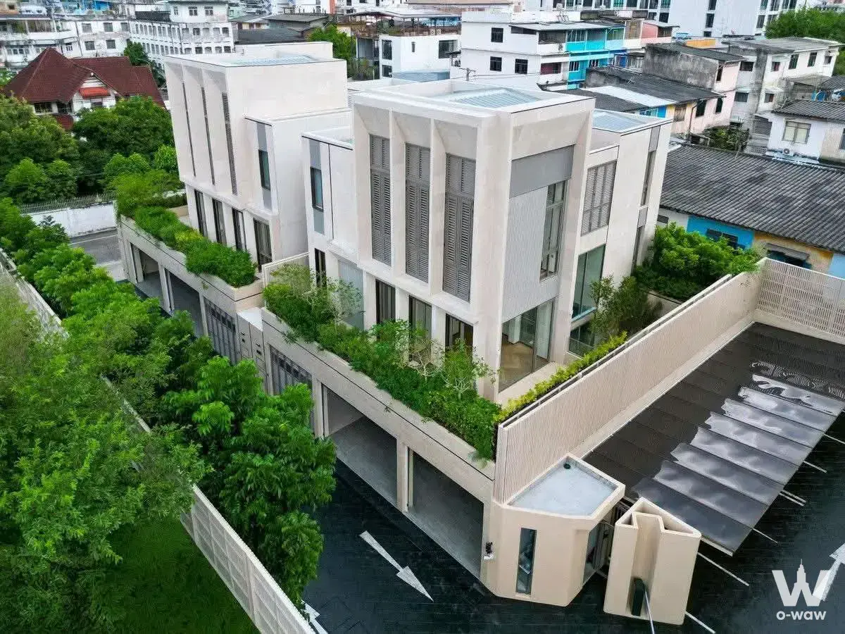 Chanthn Road, near Sathorn