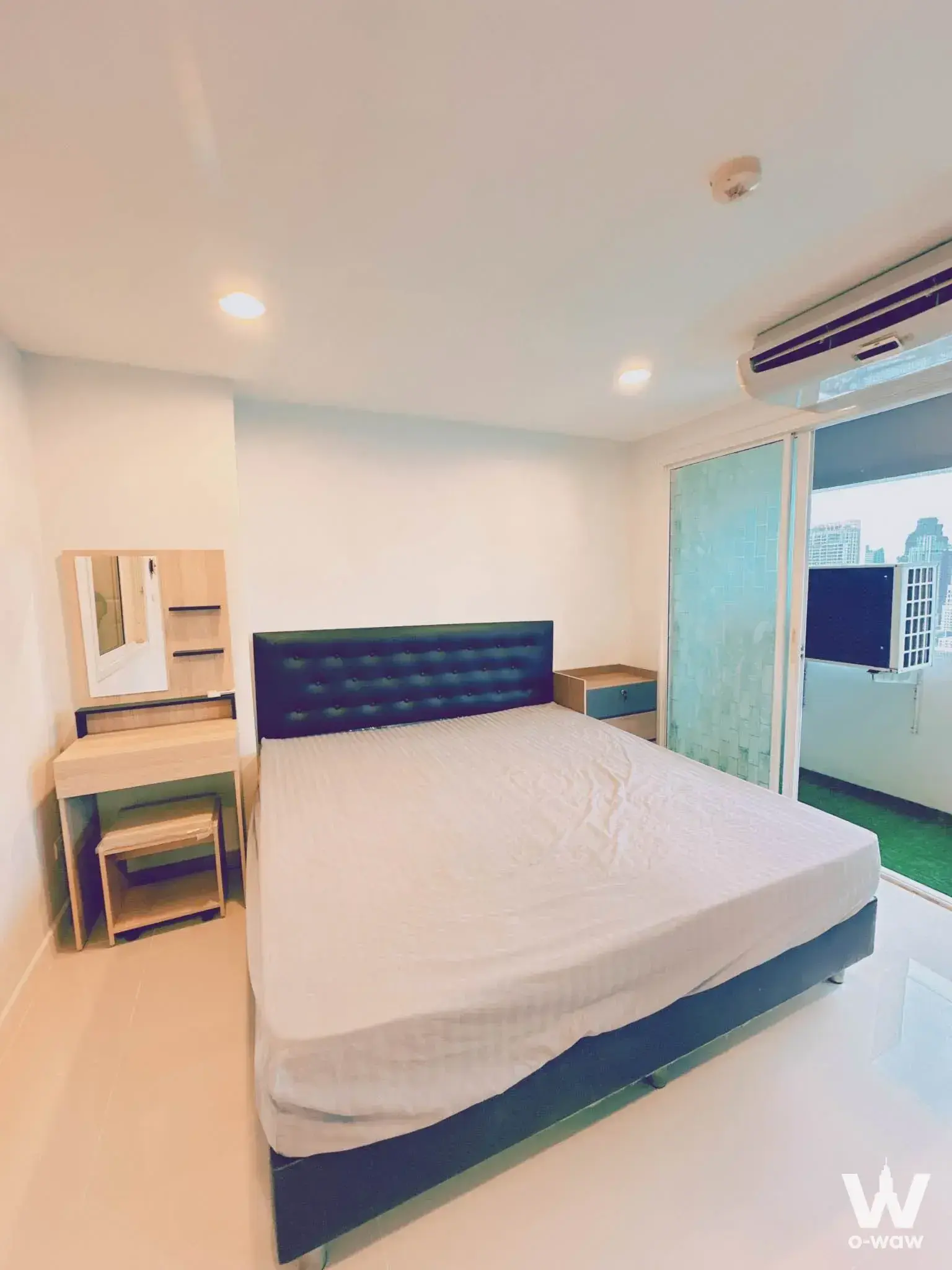 Condo with 1 bedroom for rent at Silom Condominium — photo 2 of 5