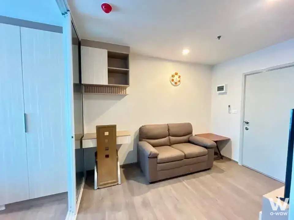 Condo with 1 bedroom for rent at Regent Home Wutthakat — photo 2 of 5