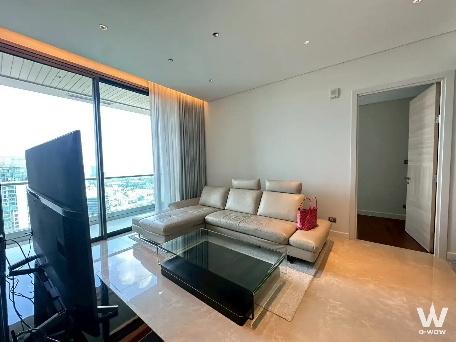 Condo with 2 bedrooms for rent at Sindhorn Residence — photo 2 of 4