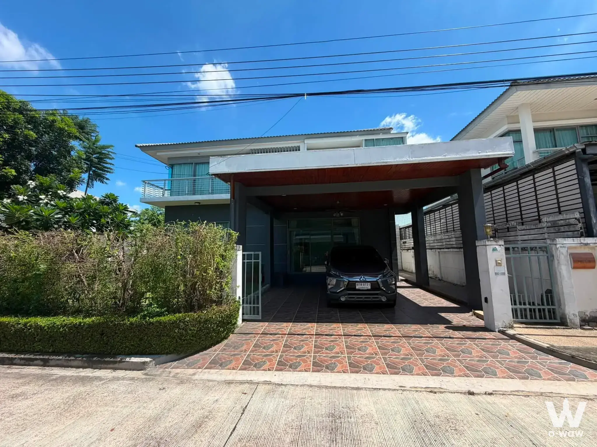 Ramkhamhaeng 174, near Rungkit International School, Bromsgrove International School, Big C Sukhabumi 3, Lotus Sukhabumi 3, Ramkhamhaeng Hospital 2, Kasemrat Ramkhamhaeng Hospital, Pink Line BTS Station