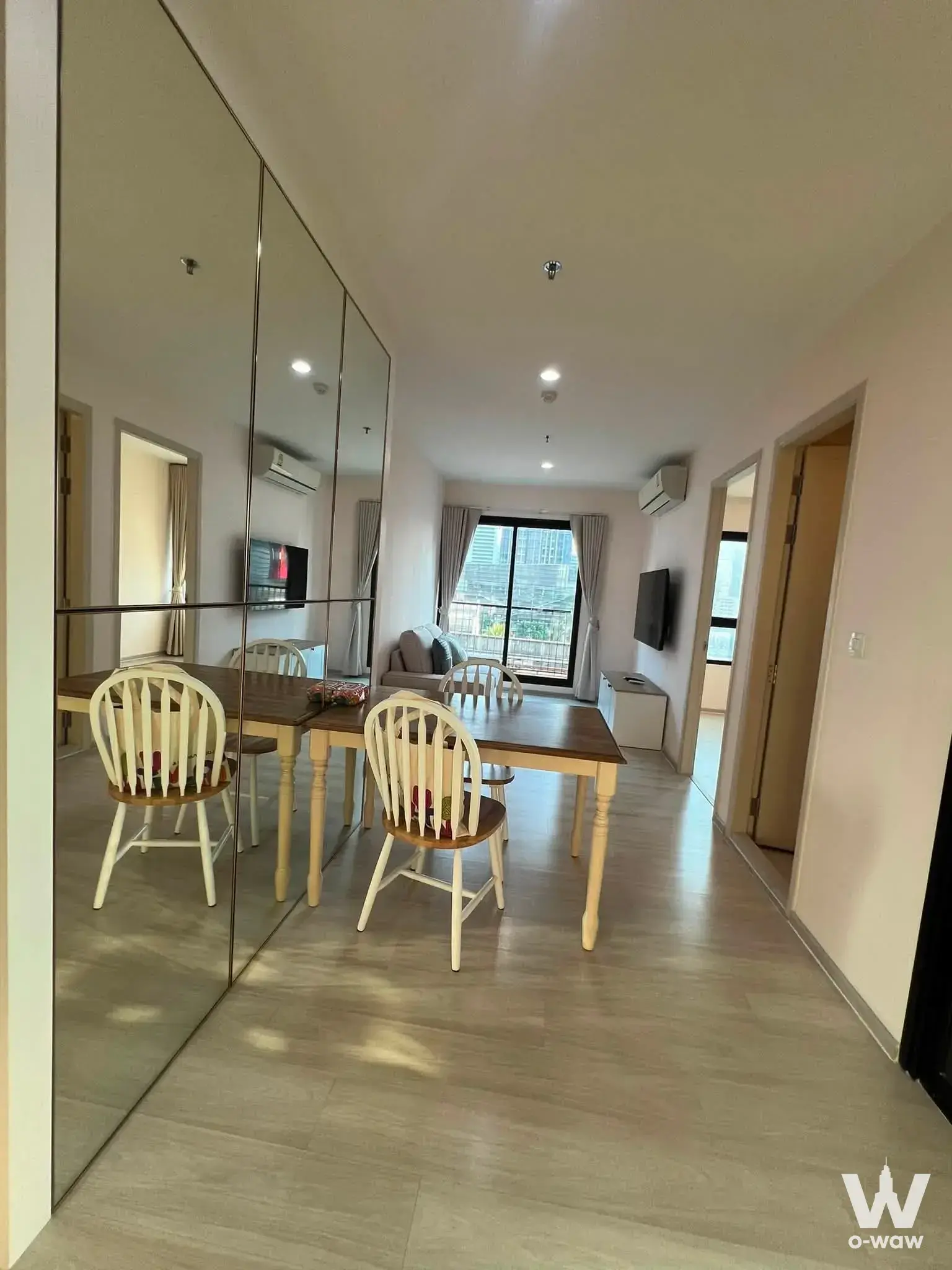 Near MRT Phetchaburi and Airport Rail Link Makkasan, close to Asoke zone