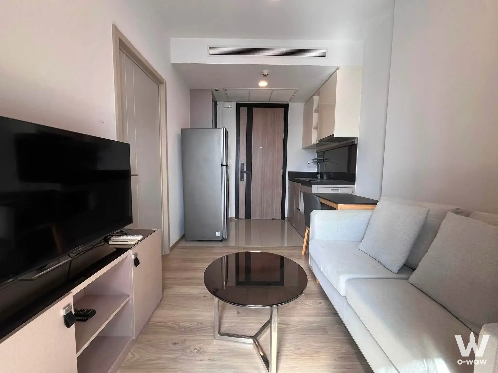Condo with 1 bedroom for rent at Oka Haus — photo 3 of 5