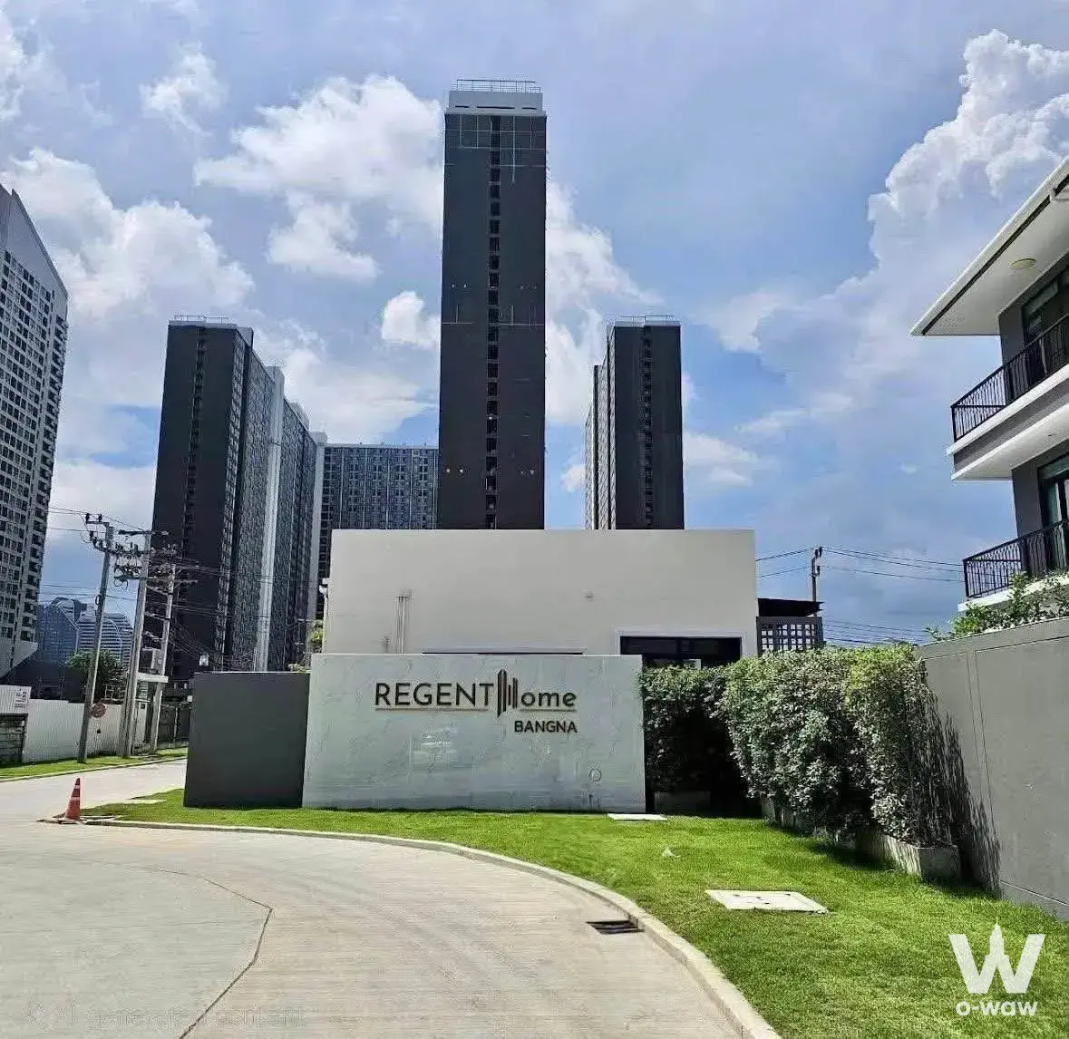 Bangna, Bangkok (8-minute walk from BTS Bang Na Station)