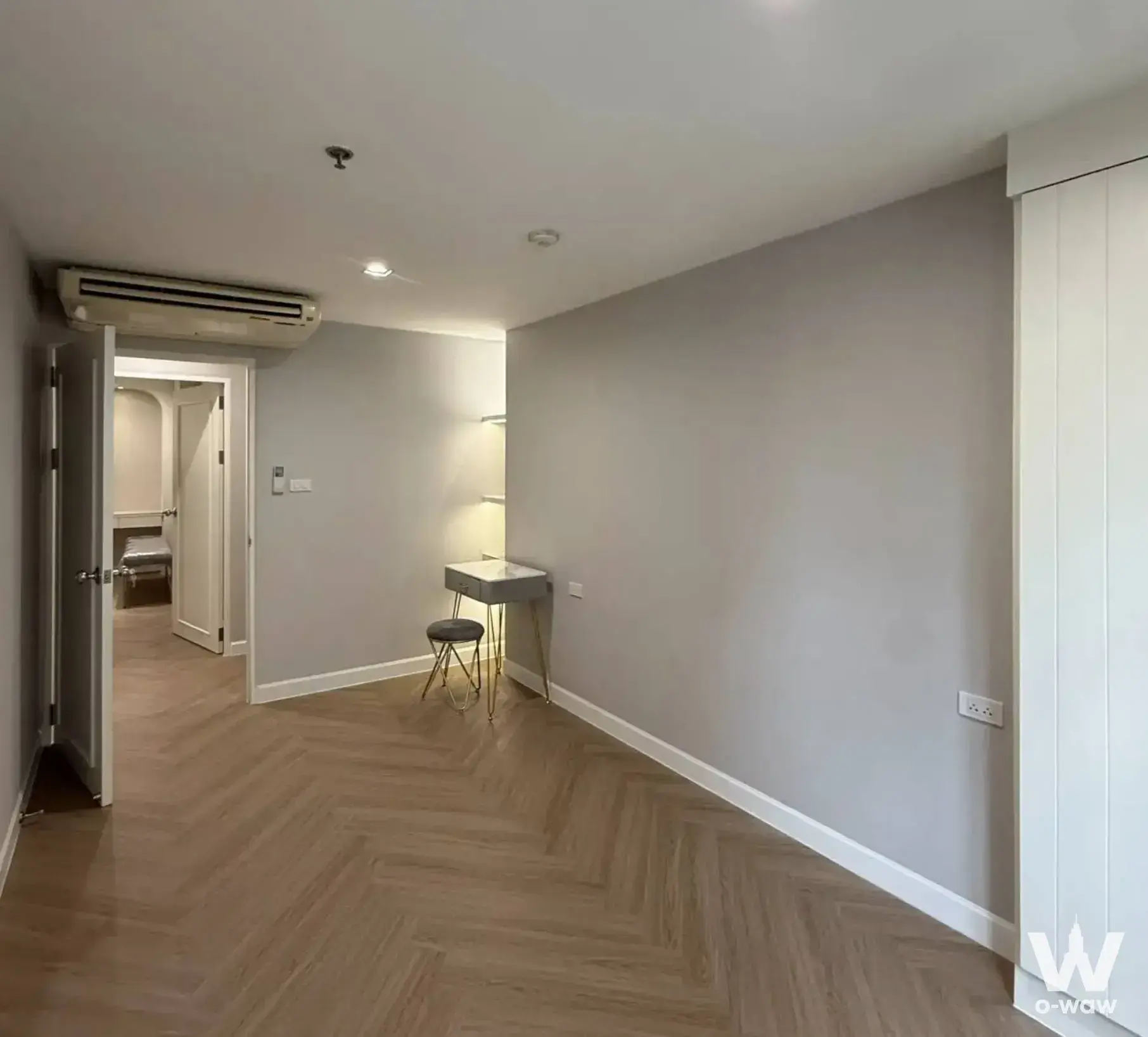 Condo with 3 bedrooms for rent at Topview Tower — photo 4 of 5