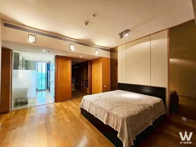 Condo with 3 bedrooms for rent at The Met Condominium — photo 3 of 5
