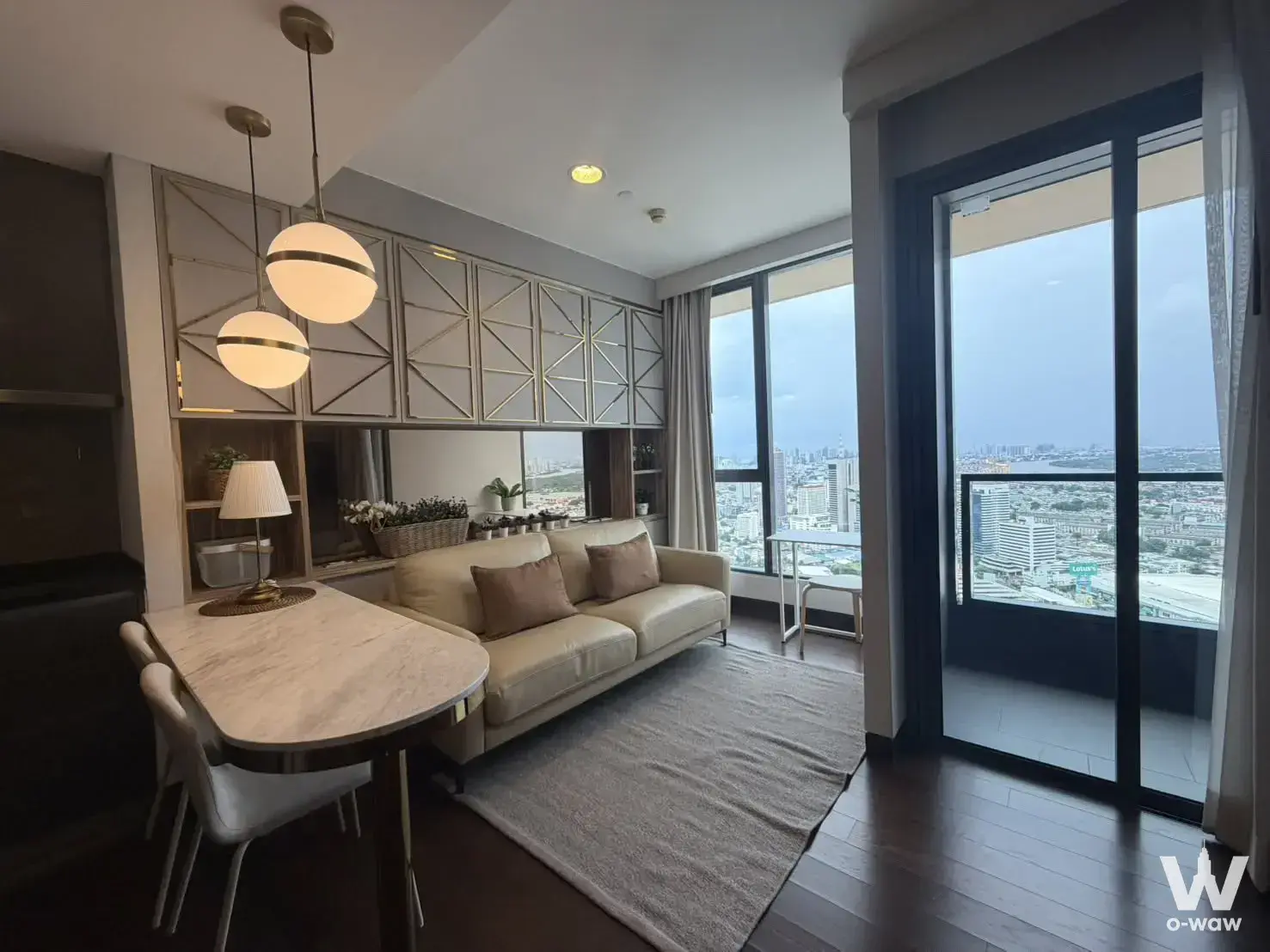 Sukhumvit 24, Close to BTS Phrom Phong & Em District