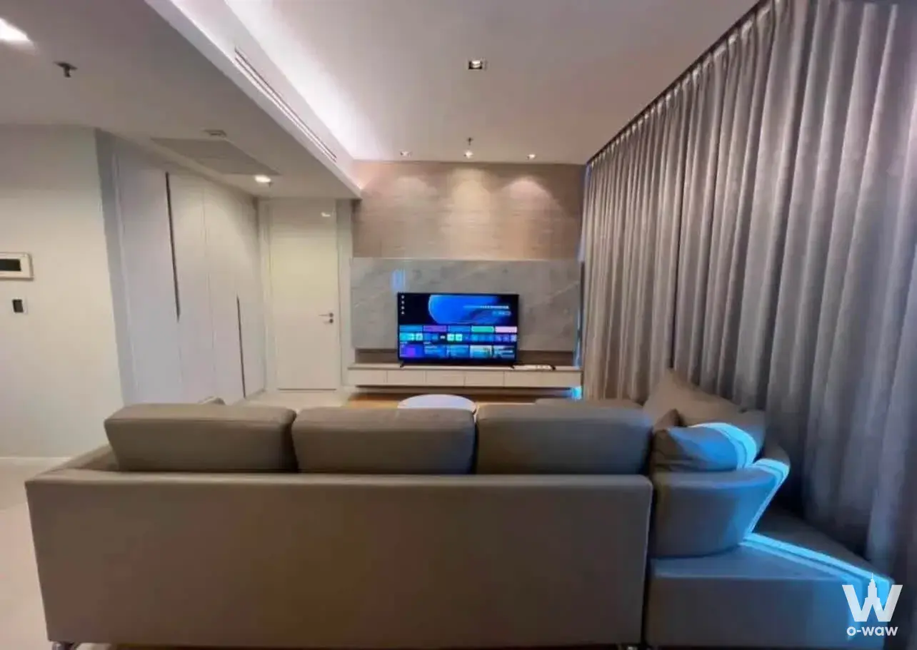 Condo with 3 bedrooms for rent at Circle Living Prototype — photo 1 of 5