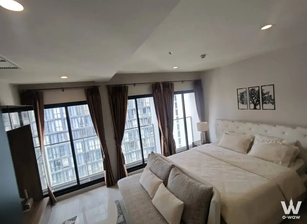 Condo with 1 bedroom for rent at Noble Ploenchit — photo 2 of 5