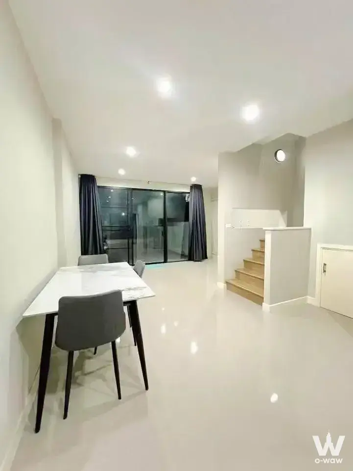 Townhouse for rent at Sam Wa - Min Buri Road, Bangkok — photo 1 of 7