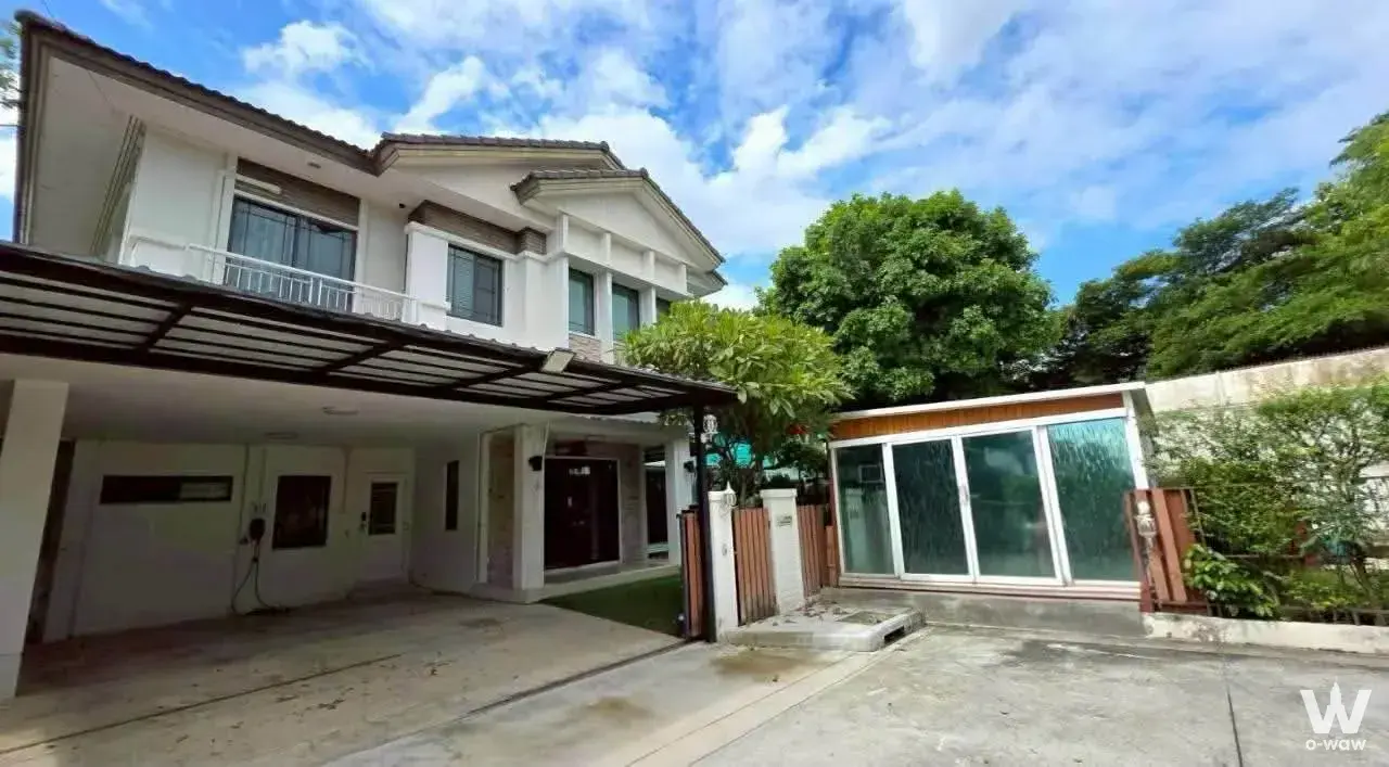 Charming Zone, near Sukhumvit Soi 5 and Sai Mai 56