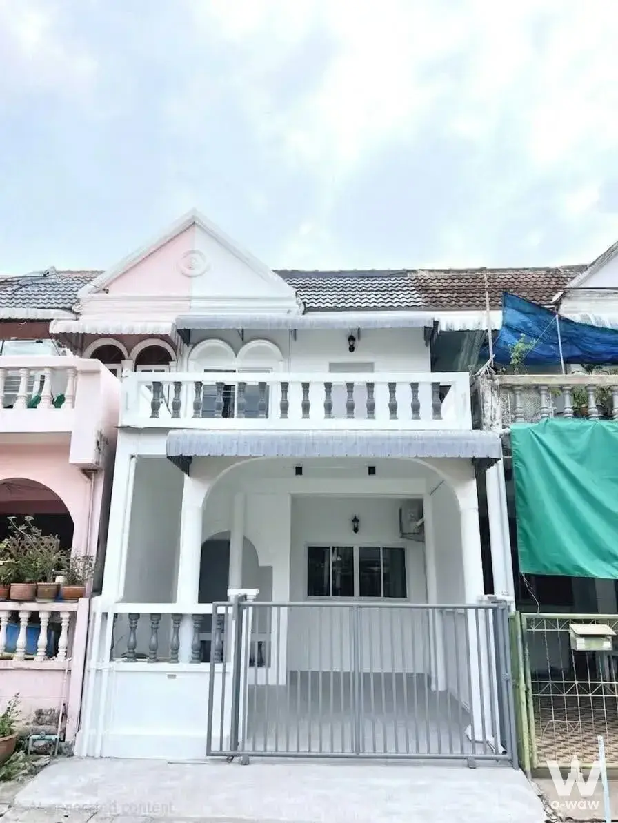 980/49 Soi Wachirathamsathit 57, Bang Chak, Bangkok