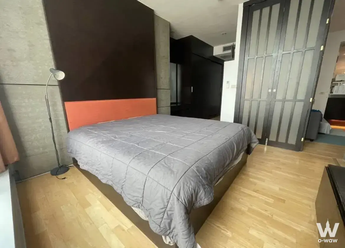 Condo with 2 bedrooms for rent at Baan Sathorn Chao Phraya — photo 3 of 5