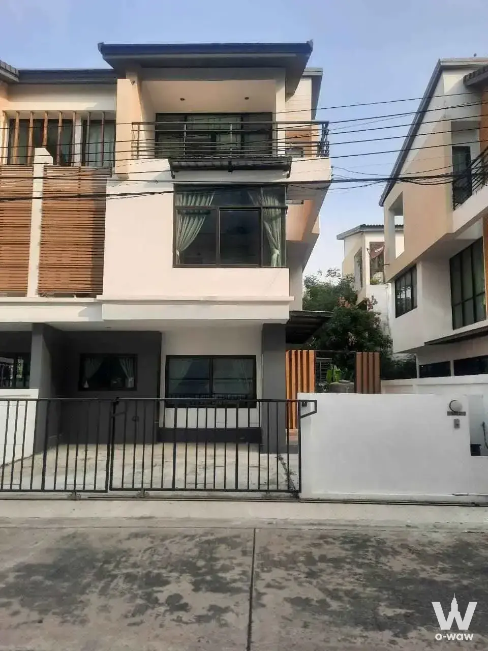 Near MRT Bang Rak Yai Station, Ratchapruek Road
