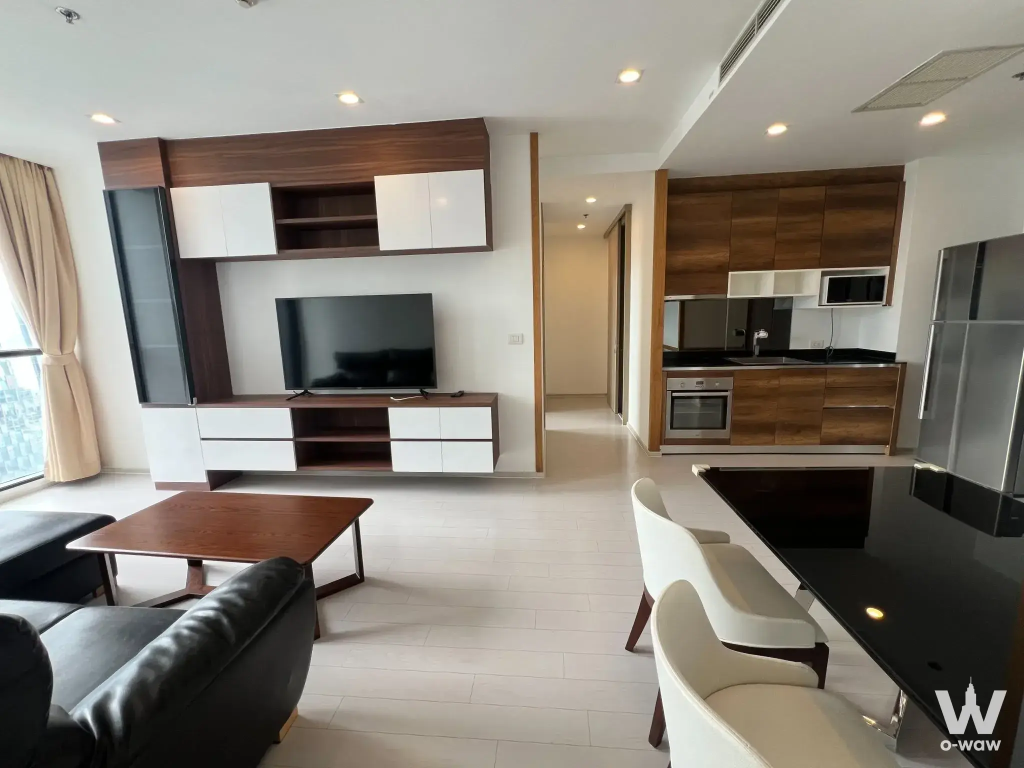 Condo with 2 bedrooms for rent at Noble Ploenchit — photo 2 of 4