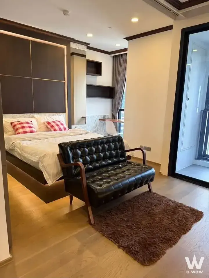 Near Chulalongkorn University, close to MRT Samyan