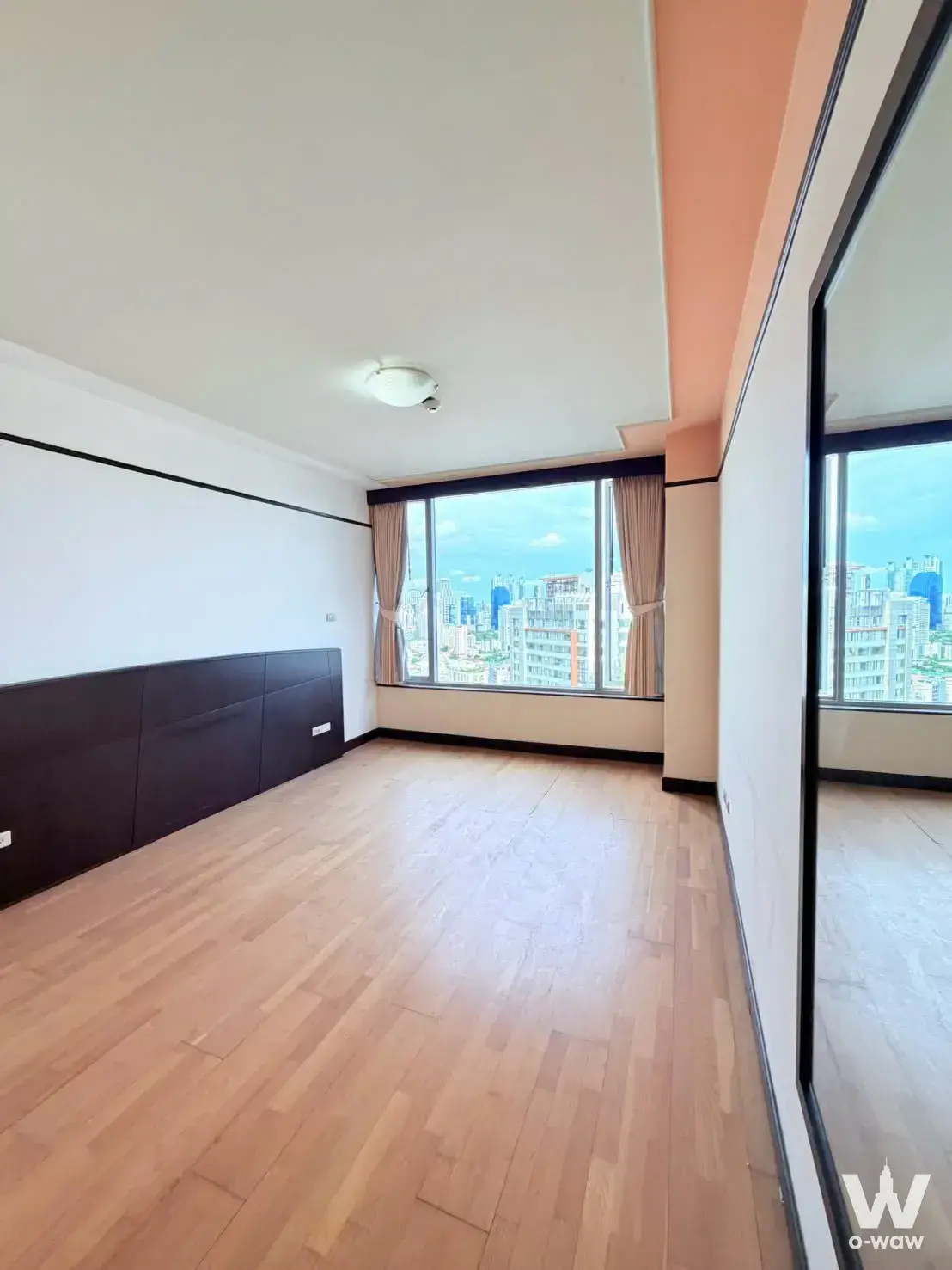 Condo with 2 bedrooms for sale at All Seasons Mansion — photo 4 of 5
