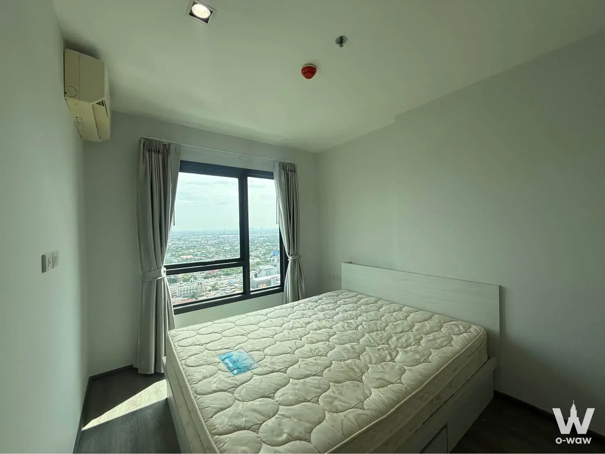 Condo with 1 bedroom for rent at Rich Park Triple Station — photo 3 of 5