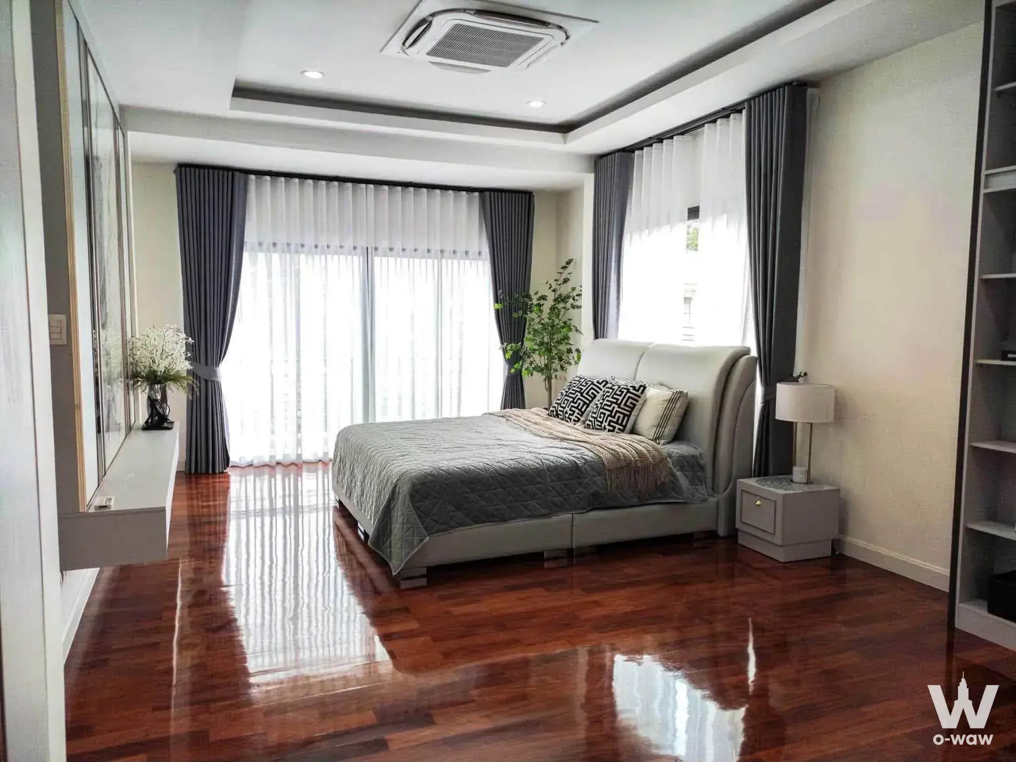 House with 5 bedrooms for rent at Perfect Masterpiece Sukhumvit 77 — photo 3 of 5